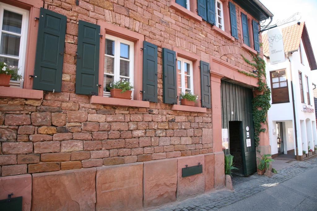 Alter Winzerhof Weisenheim Am Berg E.K. Hotel Bagian luar foto